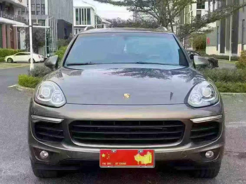 广州16年保时捷卡宴1