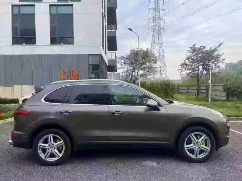 广州16年保时捷卡宴6