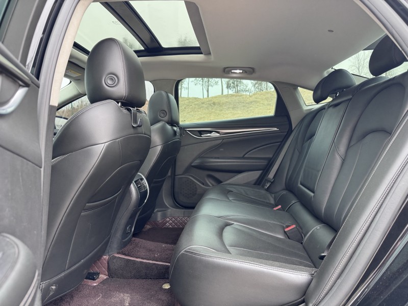 郑州20年别克君越8