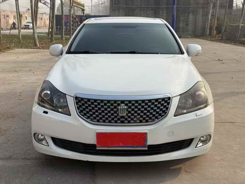 郑州13年丰田皇冠1