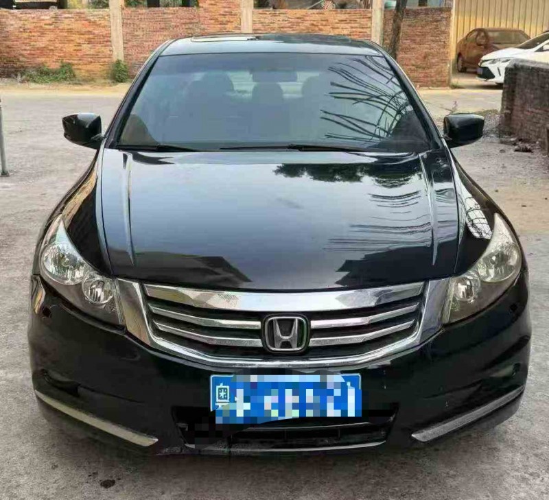 湛江13年本田雅阁1