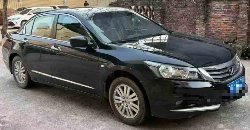 湛江13年本田雅阁2