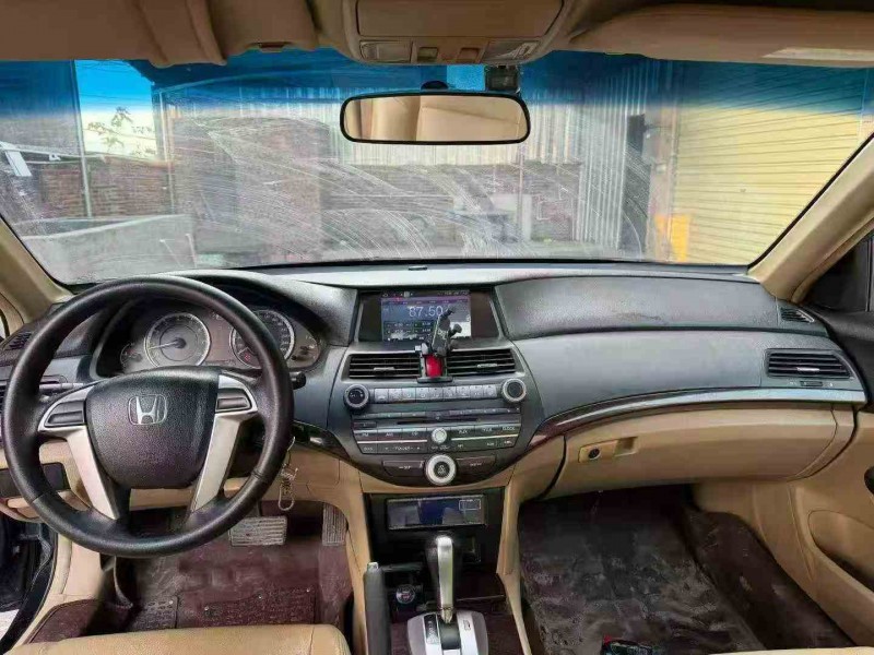 湛江13年本田雅阁6