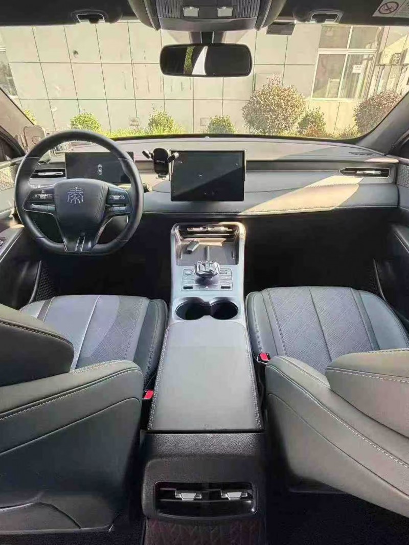 襄阳25年比亚迪秦7