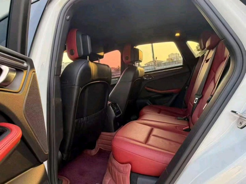 广州17年保时捷Macan6