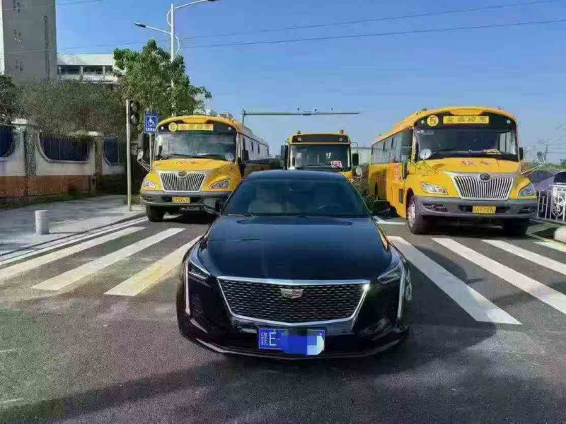 珠海20年凯迪拉克CT61