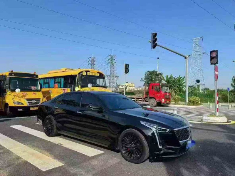 珠海20年凯迪拉克CT62