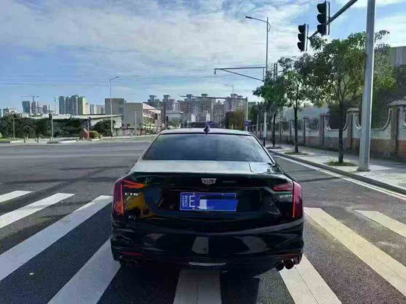 珠海20年凯迪拉克CT69