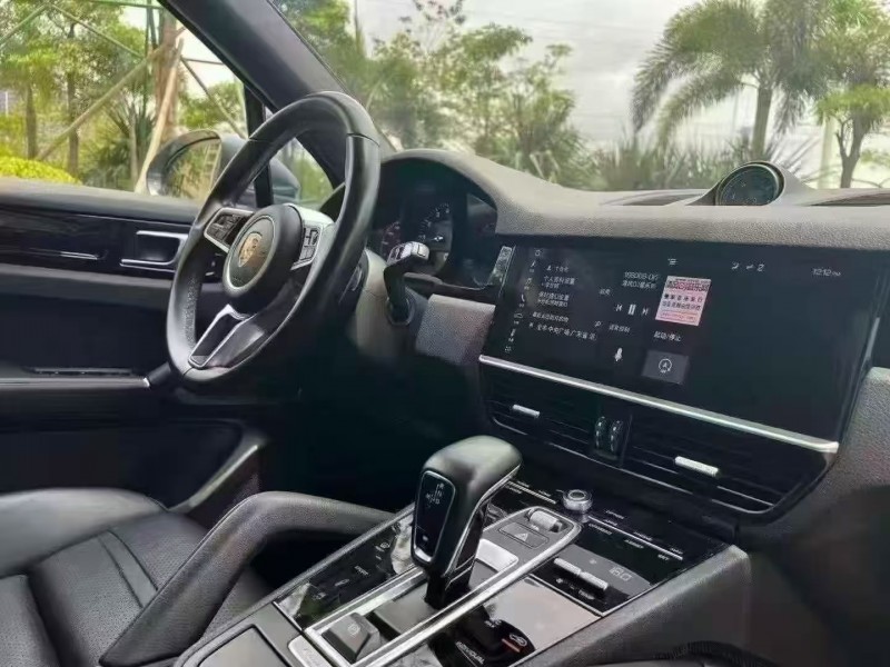 广州22年保时捷卡宴4