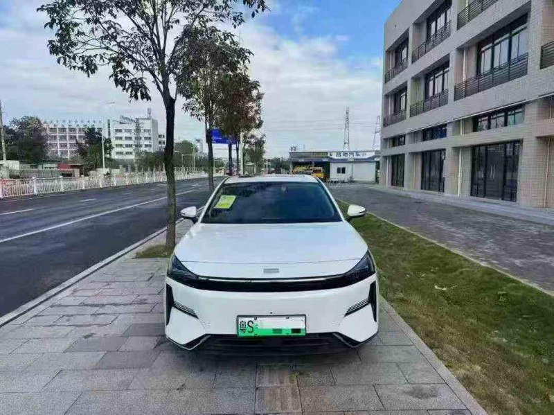 珠海25年吉利银河1