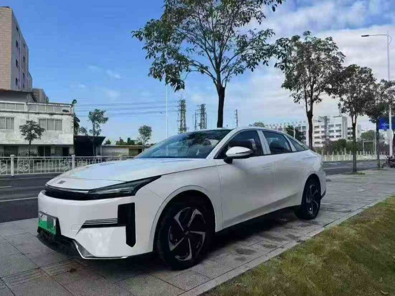 珠海25年吉利银河2