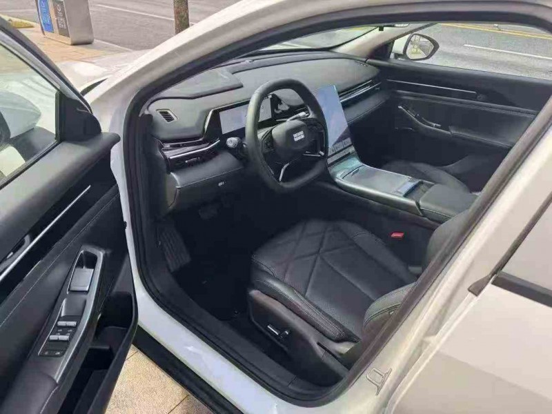 珠海25年吉利银河4