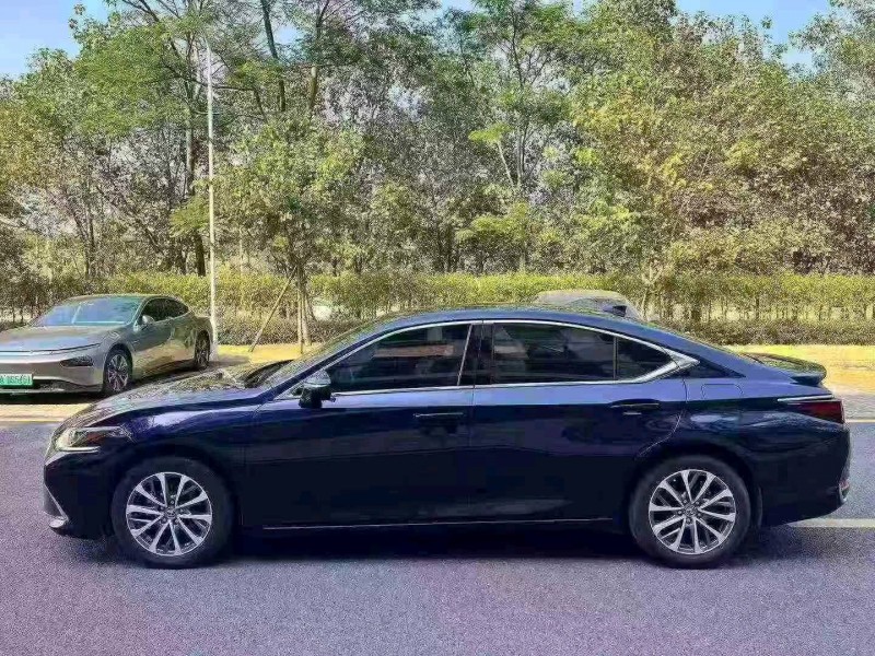 广州23年雷克萨斯ES3