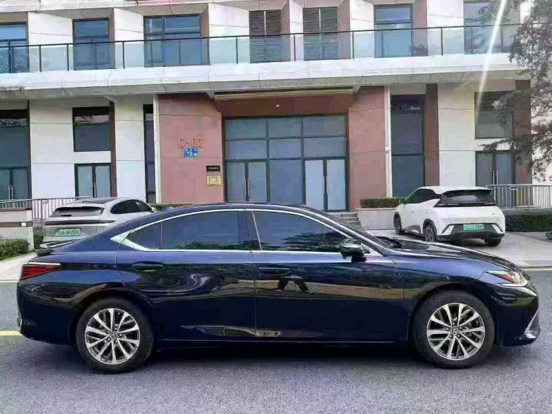 广州23年雷克萨斯ES6