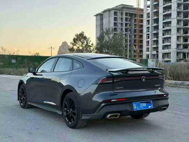 梧州25年长安汽车UNI7