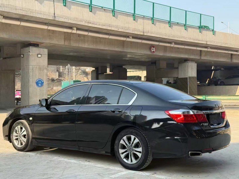 兰州16年本田雅阁6