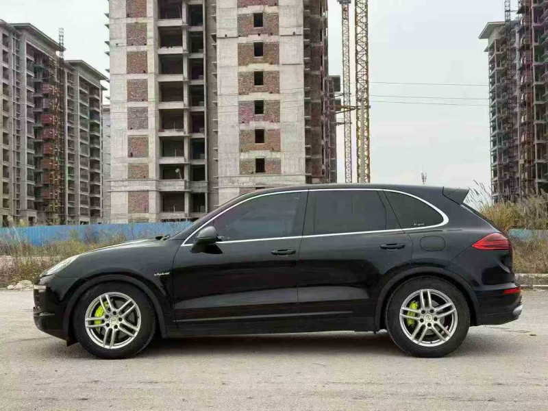 钦州16年保时捷卡宴5