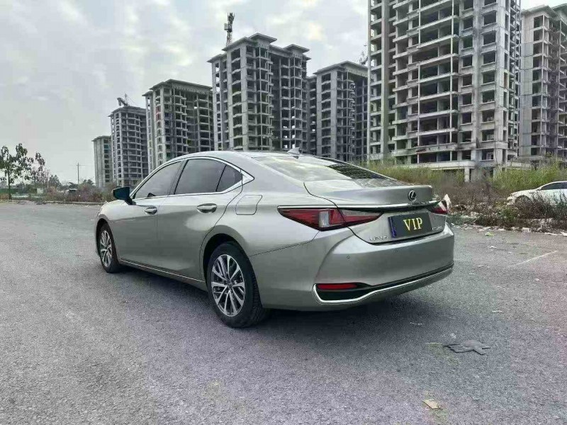 北海24年雷克萨斯ES8