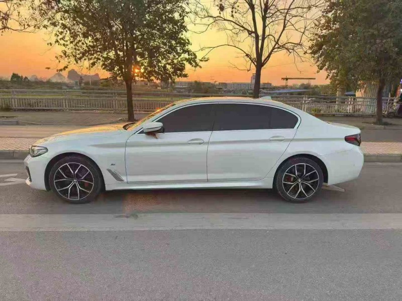 北海22年宝马5系6