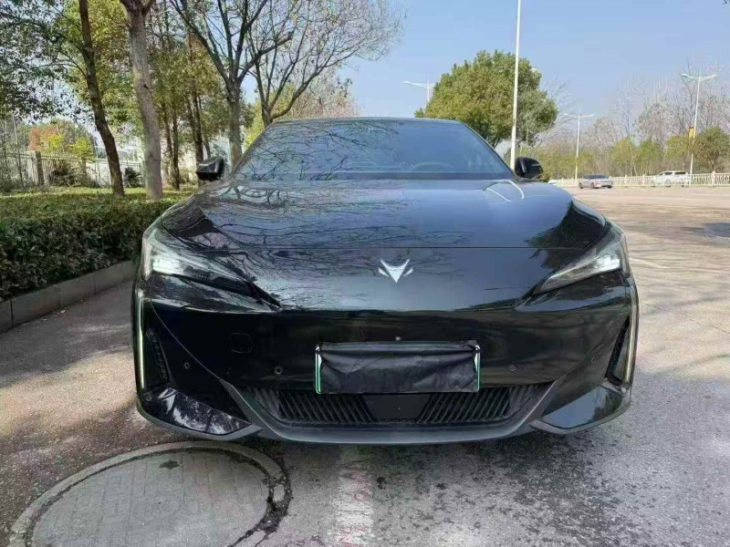 益阳25年极狐汽车阿尔法1