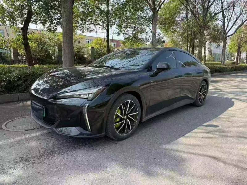 益阳25年极狐汽车阿尔法2