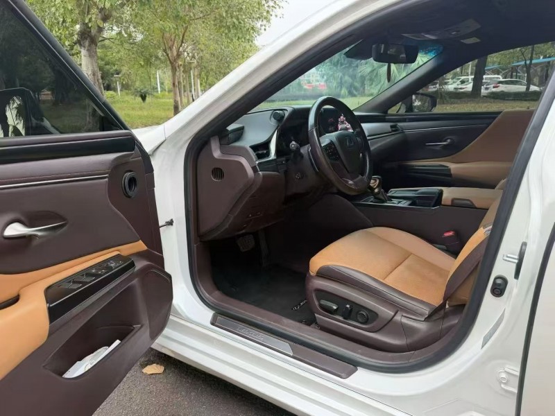 广州20年雷克萨斯ES4