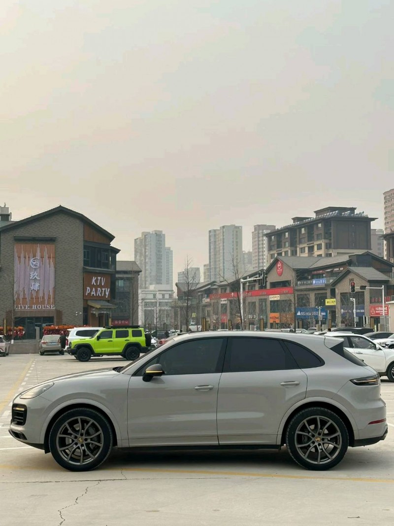 石家庄22年保时捷卡宴7