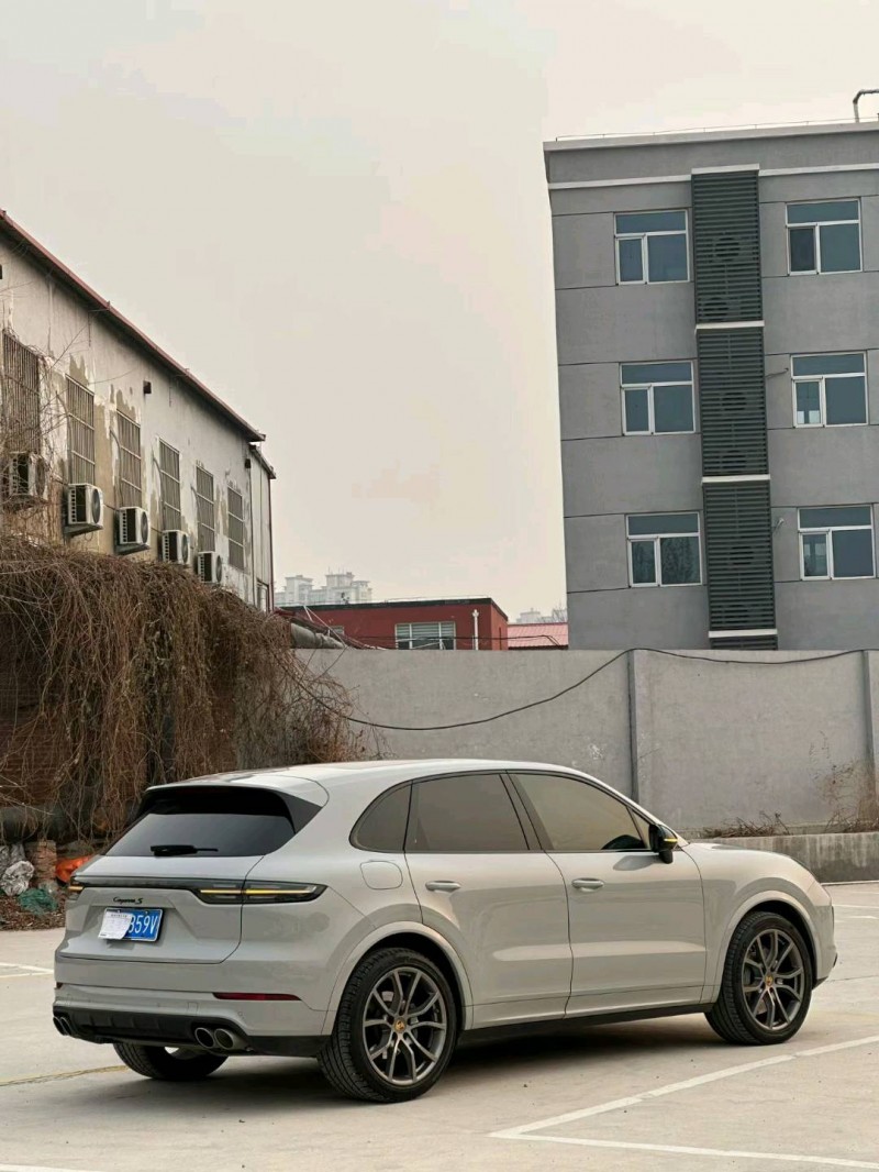 石家庄22年保时捷卡宴9