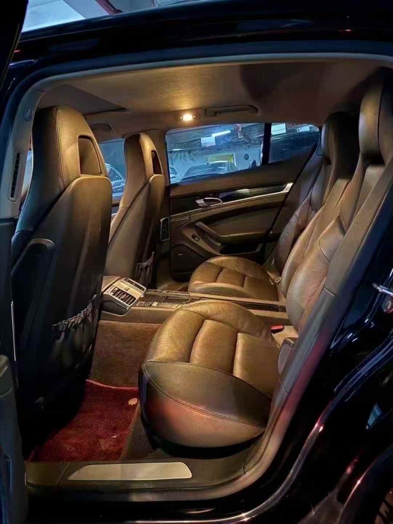 莆田15年保时捷帕拉梅拉5