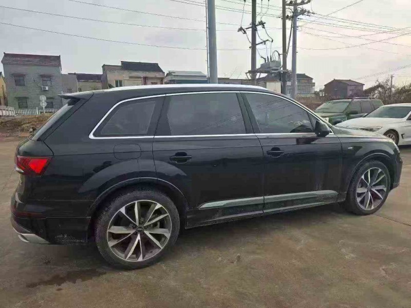 苏州22年奥迪Q77