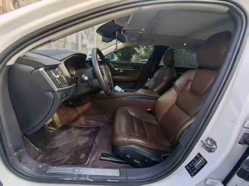 济宁18年沃尔沃S906