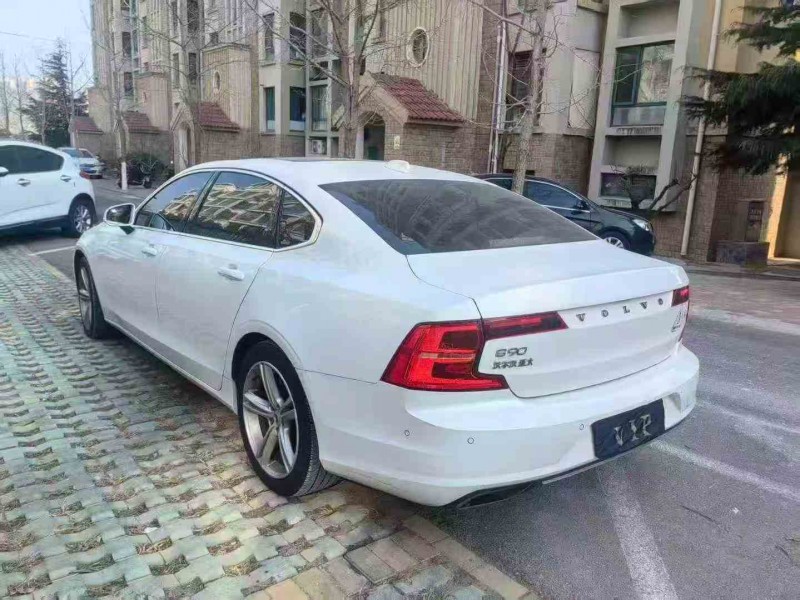 济宁18年沃尔沃S908