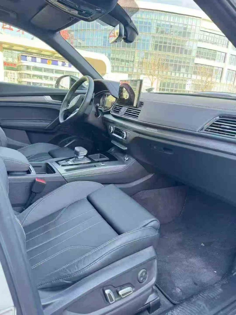 张家口26年奥迪Q59