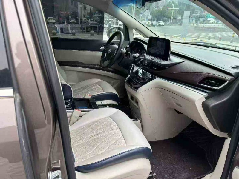 嘉興21年別克GL83