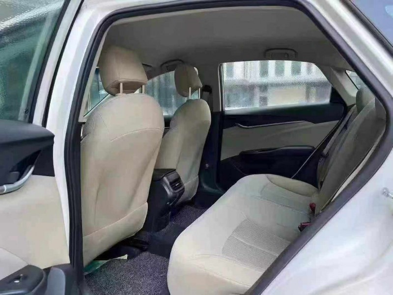 广州16年别克英朗8