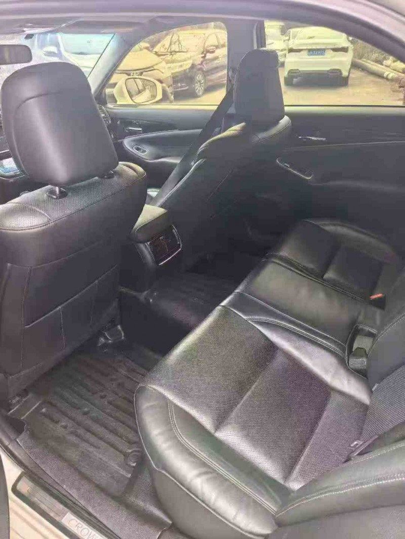 桂林16年丰田皇冠5