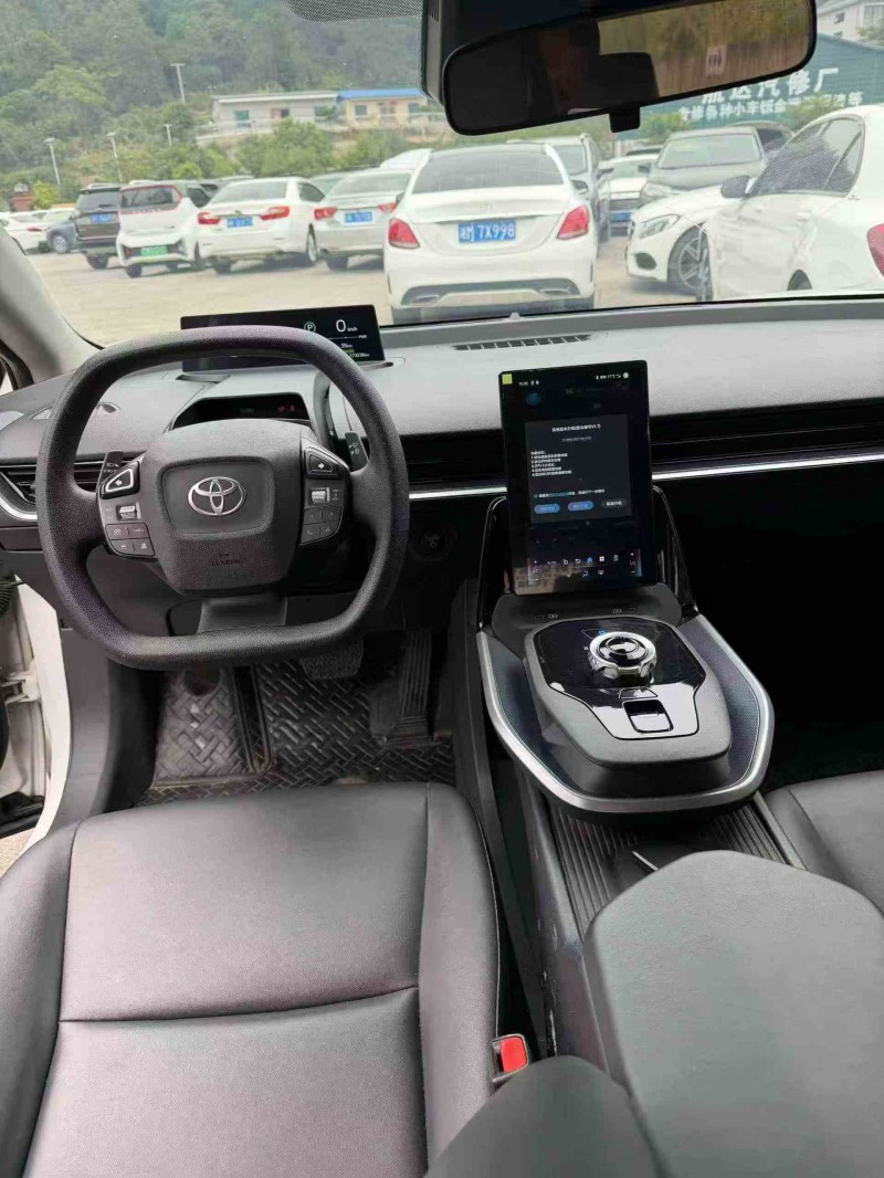 梧州24年丰田BZ3Pro5