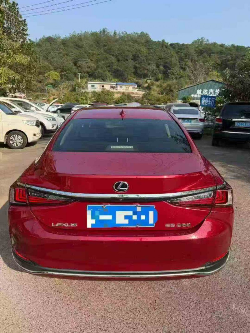 桂林19年雷克萨斯ES6