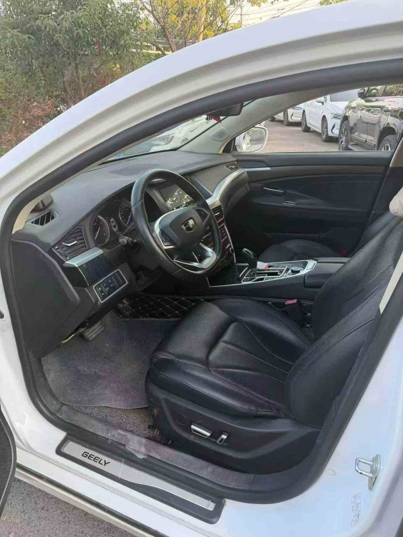 梧州17年吉利博瑞3