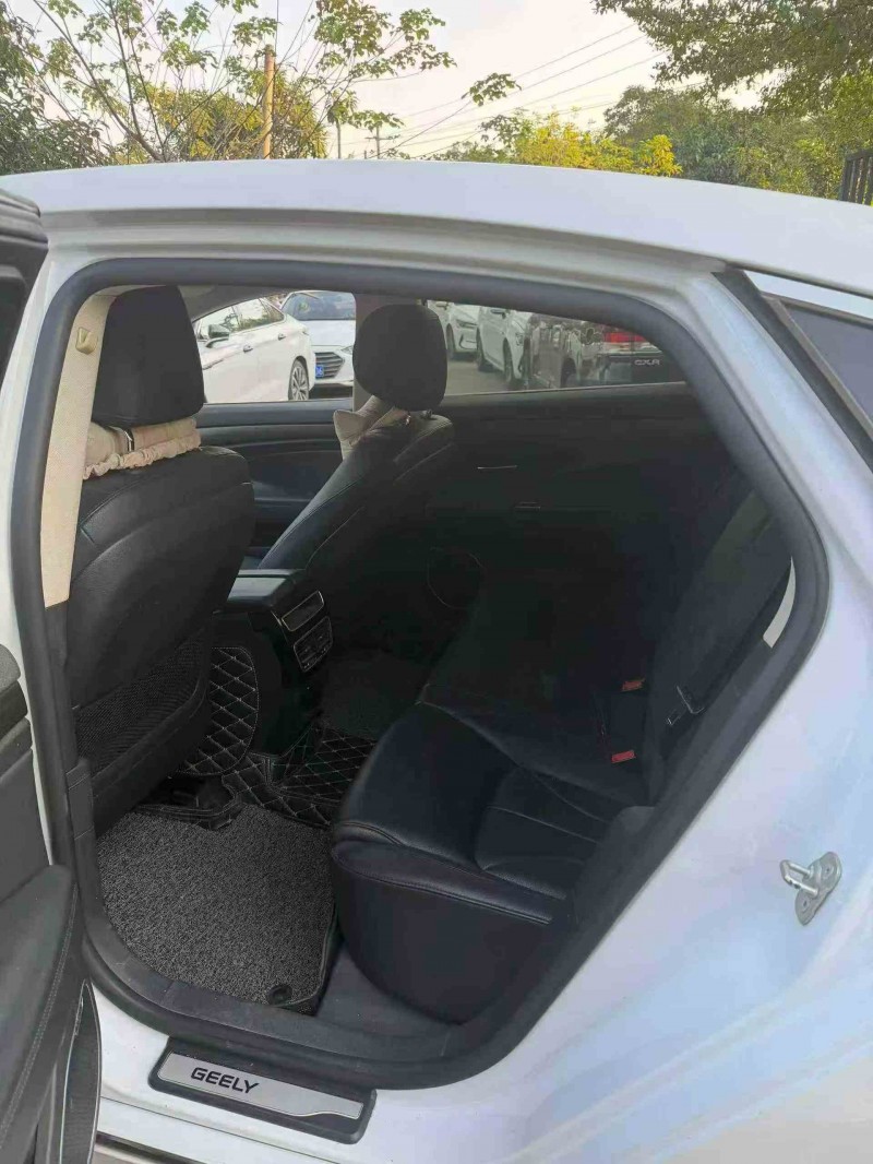 梧州17年吉利博瑞5