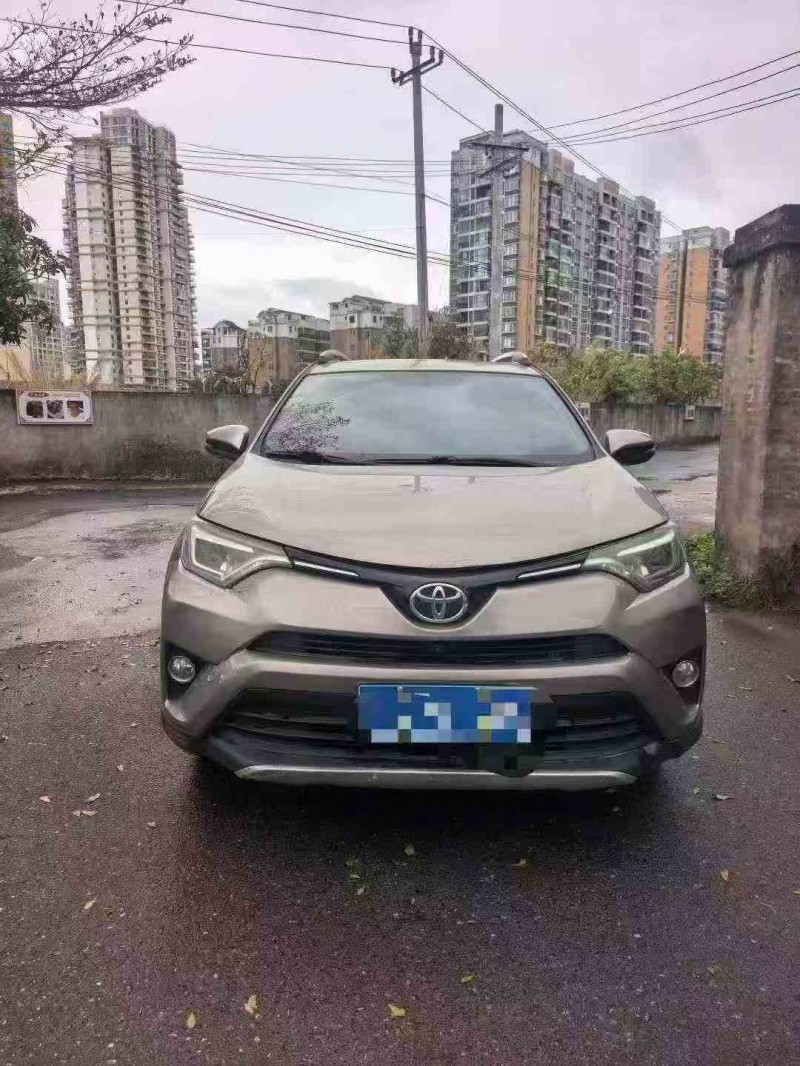 钦州17年丰田RAV4荣放1