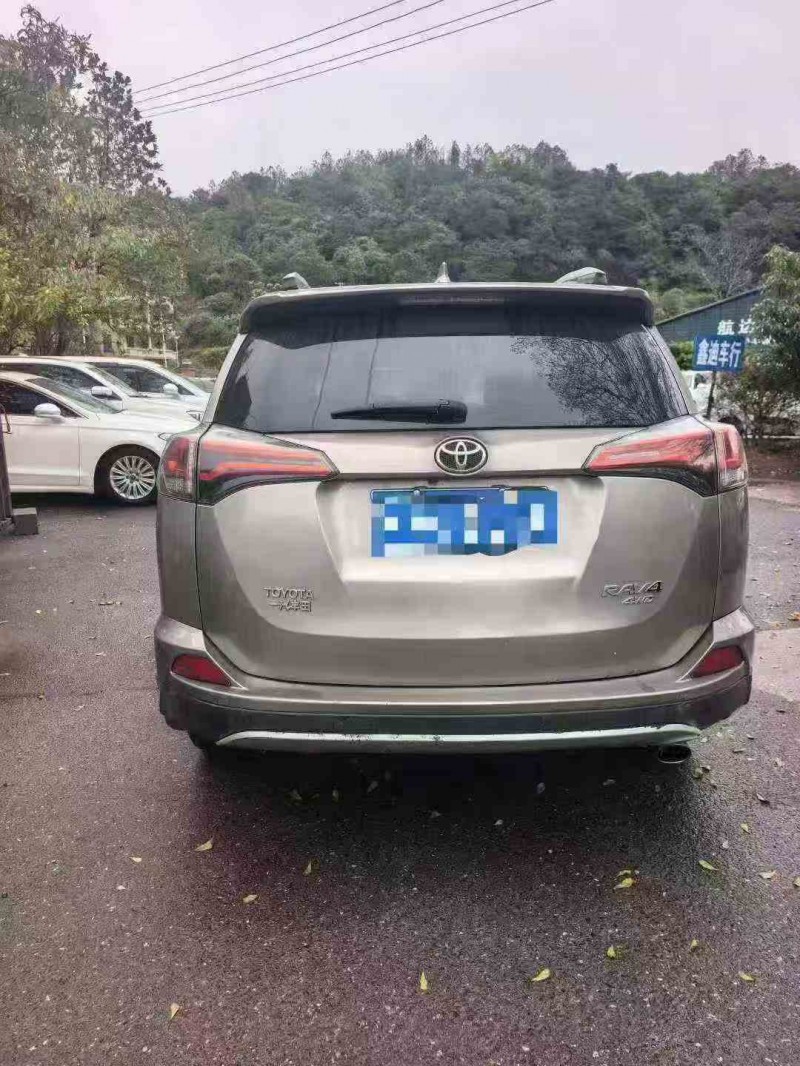 钦州17年丰田RAV4荣放6