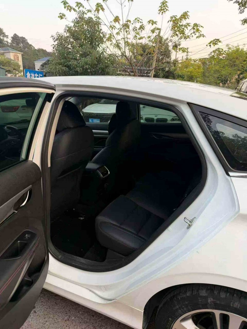 贵港20年吉利缤瑞3