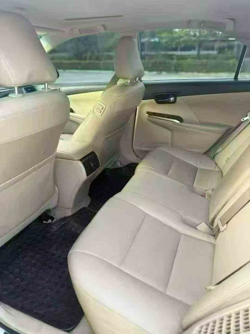 梧州13年丰田凯美瑞4