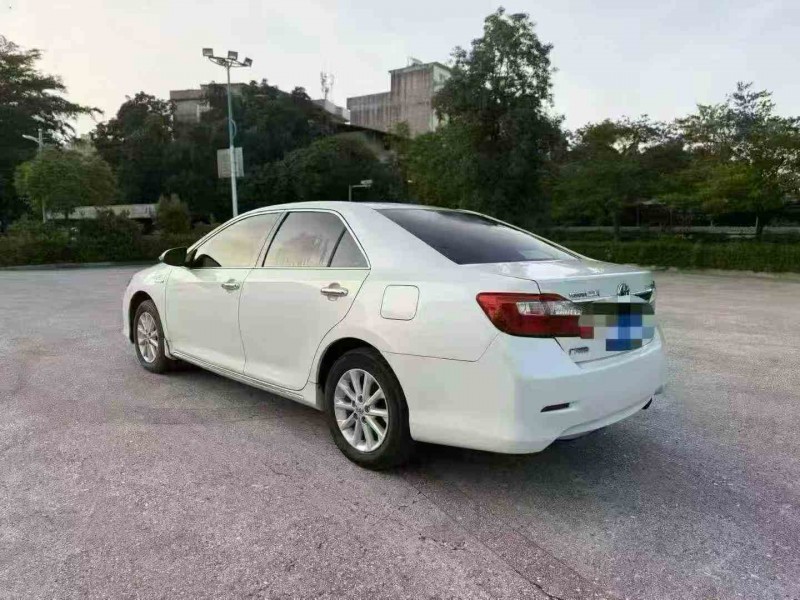 梧州13年丰田凯美瑞7