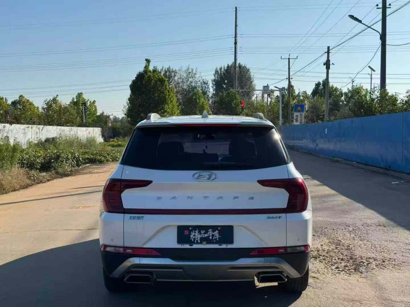 青岛21年现代全新胜达9