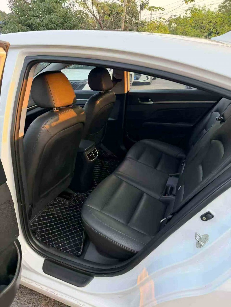 北海20年现代朗动5