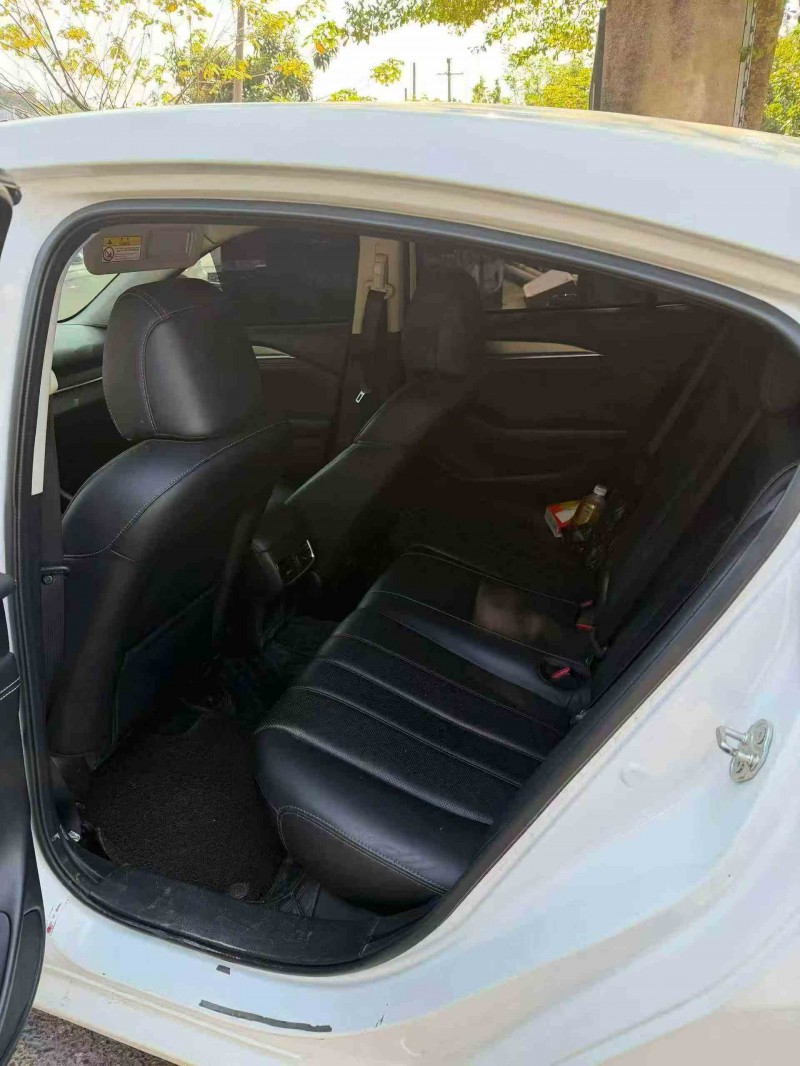 防城港20年马自达阿特兹5