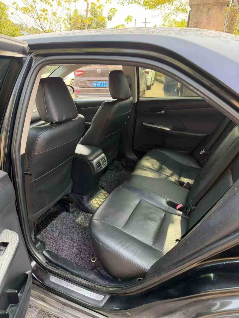 防城港15年丰田凯美瑞5