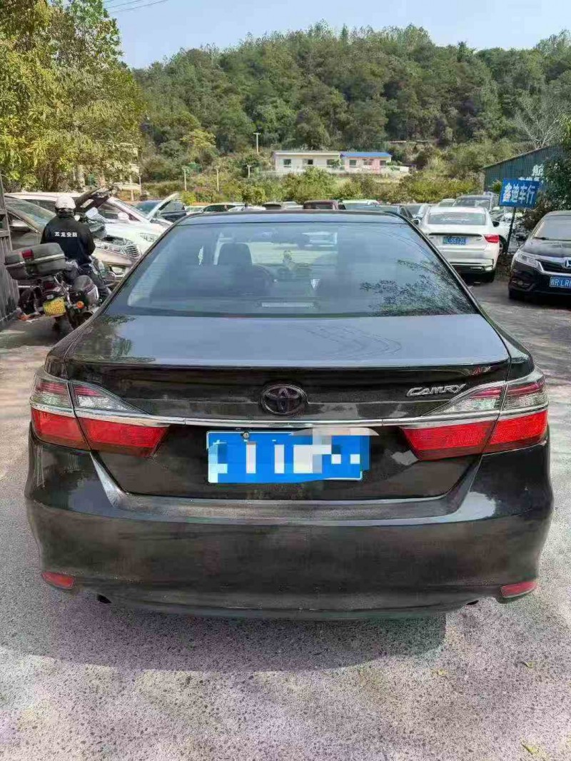 防城港15年丰田凯美瑞6